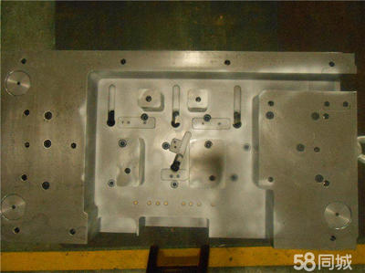 東莞塑膠五金模具編程培訓(xùn) 包學(xué)會(huì)、包拿證，月薪6000元起